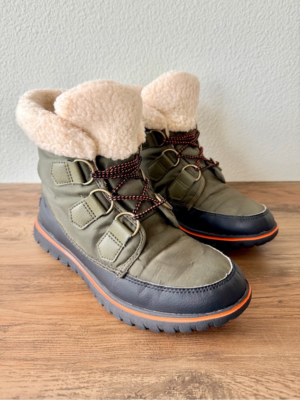 SOREL Cozy Carnival Women’s Waterproof Winter Boot Cream Fleece Olive Green (8)